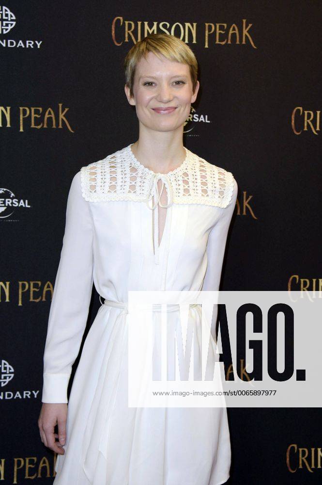 Mia Wasikowska bei Photocall zu Crimson Peak im Regent Hotel. Berlin, 30.09.2015 Foto:xFredericx xFuturexImage