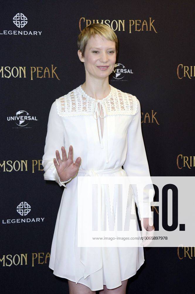 Mia Wasikowska bei Photocall zu Crimson Peak im Regent Hotel. Berlin, 30.09.2015 Foto:xFredericx xFuturexImage