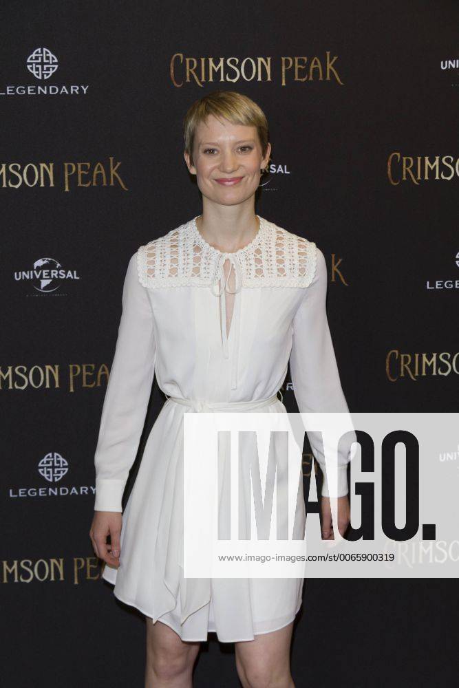 Mia Wasikowska - Photocall anlaesslich des Filmstarts von CRIMSON PEAK (Kinostart: 15.10.2015) in Berlin am 30.09.2015. Photocall Crimson Peak