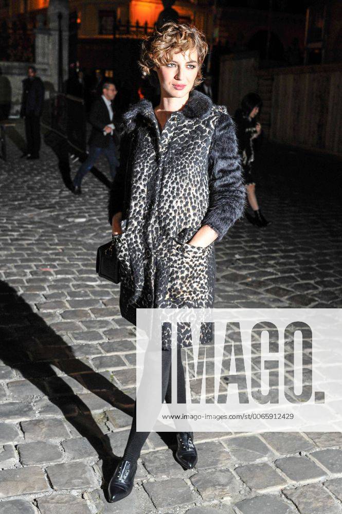 Louise BOURGOIN - Paris Fashion Week, Modenschau Lanvin - Paris, Frankreich - 01 10 2015 ThierryBreton Panoramic