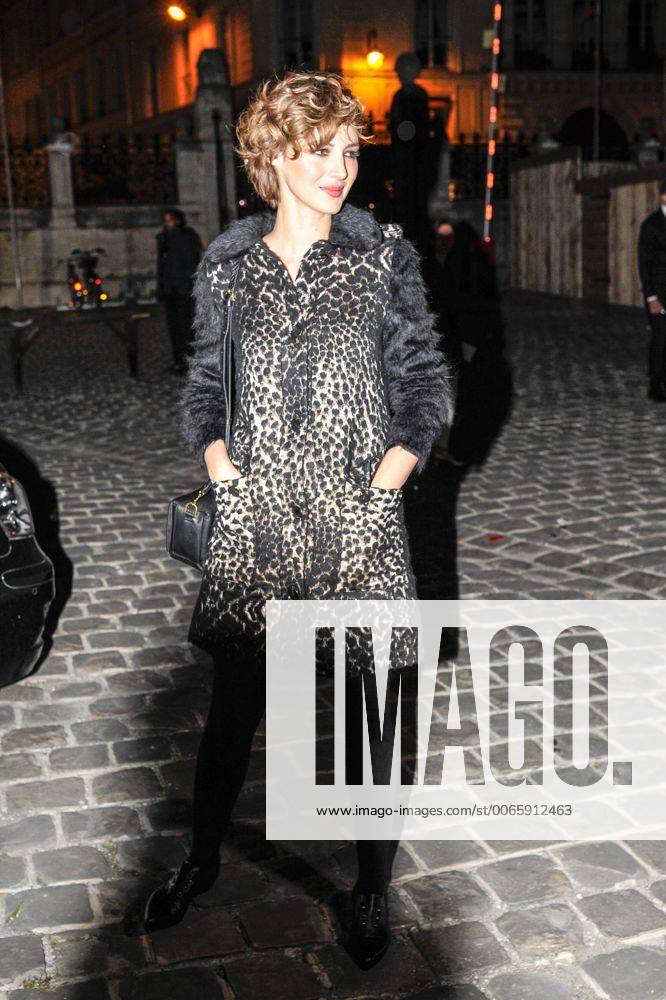 Louise BOURGOIN - Paris Fashion Week, Modenschau Lanvin - Paris, Frankreich - 01 10 2015 ThierryBreton Panoramic