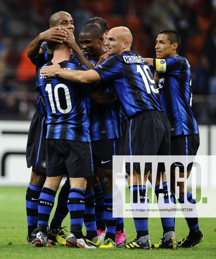 Inter Mailand vs SV Werder Bremen (weiß): Jubel Inter mit Esteban Cambiasso (M) o0 Jubel Freude
