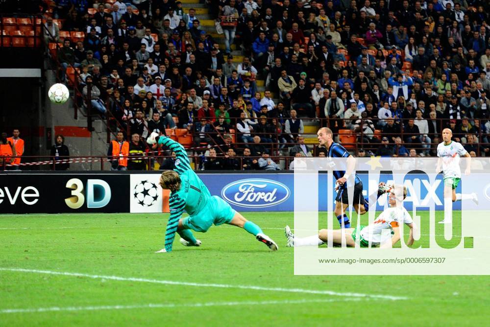 Inter Mailand vs SV Werder Bremen (weiß): Tor durch Wesley Sneijder vs Tim Wiese (L)
