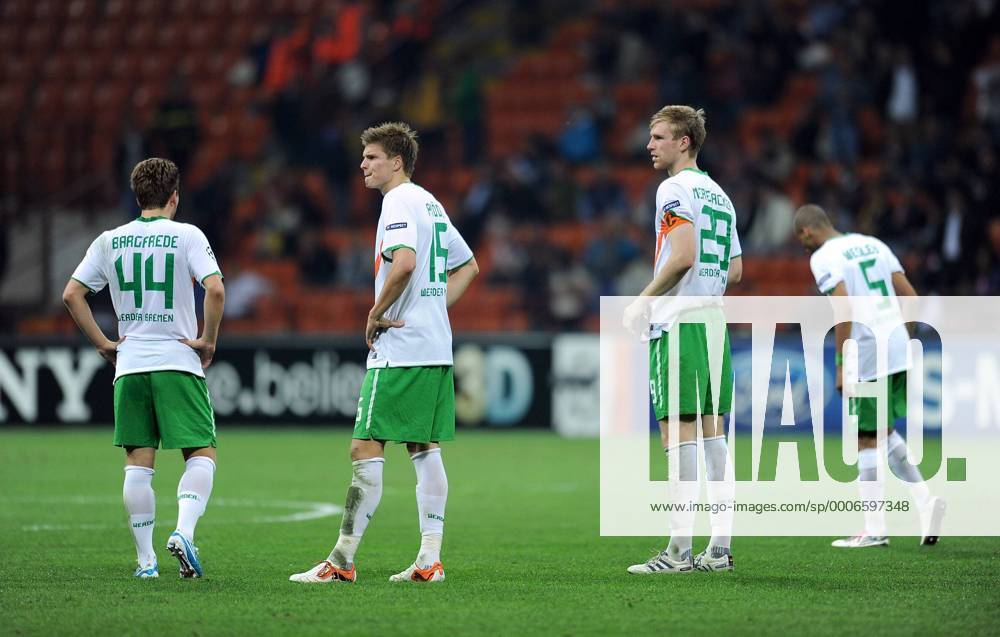 - FUSSBALL CHAMPIONS LEAGUE SAISON 2010 2011 GRUPPE A Inter Mailand - SV Werder Bremen (weiß) 29.09.2010: Philipp Bargfrede , Sebastian Prödl, Per Mertesacker (v. li - SV Werder Bremen)