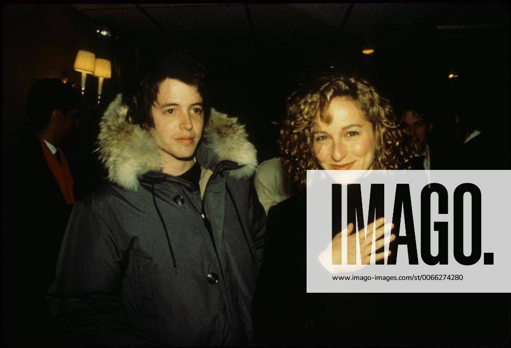 MATTHEW BRODERICK with Jennifer Grey 1988.f5642. - ZUMAg49