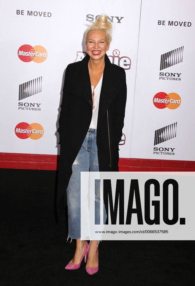 Dec. 7, 2014 - New York, New York, U.S. - Singer SIA attends the world premiere of Annie held at the Ziegfeld Theater. - ZUMAk03