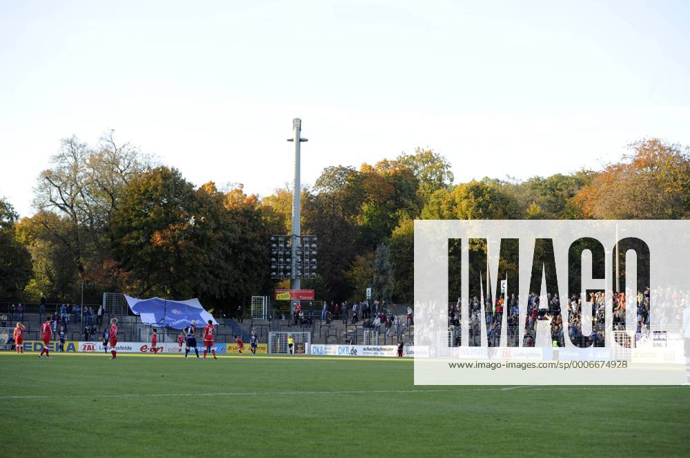 Karl-Liebknecht-Stadion, abknickbarer Flutlichmast, 1.FFC Turbine Potsdam o0 Zuschauermangel