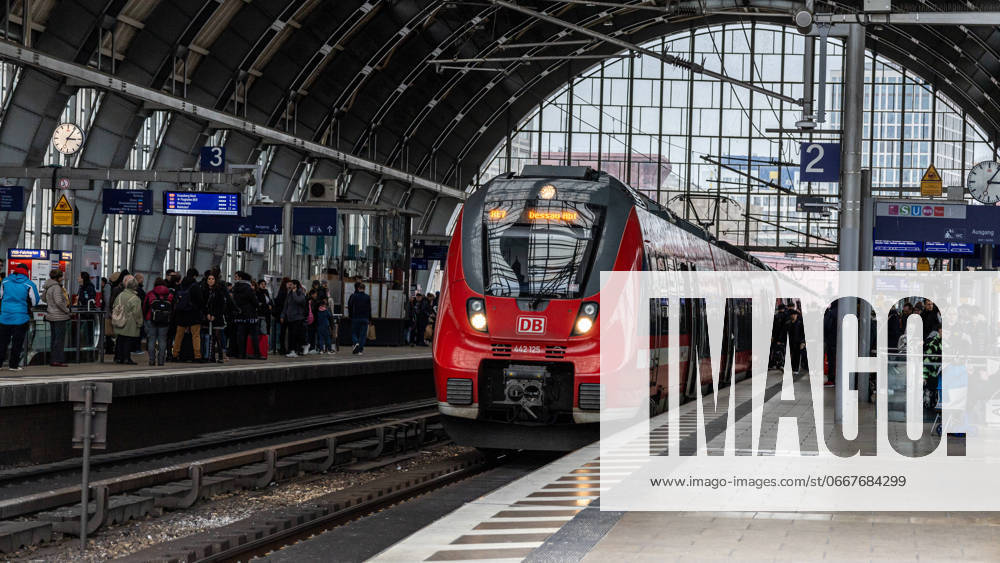 A Regional railway at Train station Berlin Alexanderplatz 1130000588