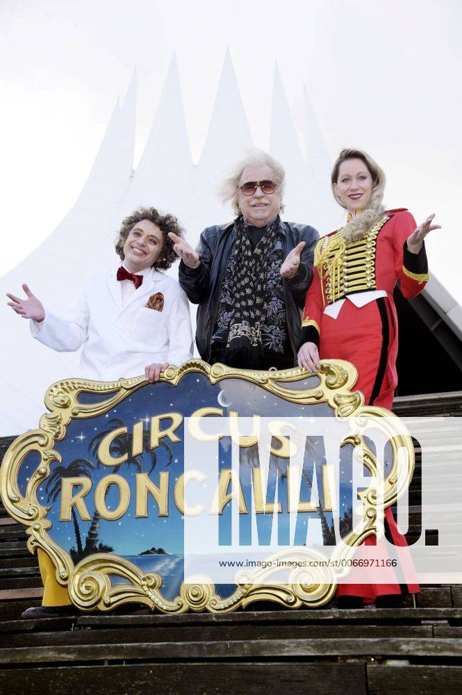 Clown Mikhail Usov, Zirkusdirektor Bernhard Paul und Castingleiterin Doro Kipp beim Fototermin zum 12. Roncalli Weihnachtscircus im Tempodrom. Berlin, 19.11.2015 Foto:xFredericx xFuturexImage