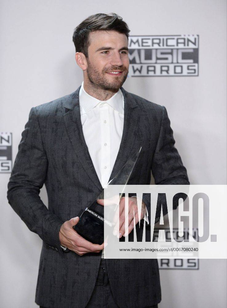 Recording artist Sam Hunt, winner of New Artist of the Year, backstage during the 43rd annual American Music Awards held at Microsoft Theater in Los Angeles on November 22, 2015. LAP20151122380 JIMxRUYMEN