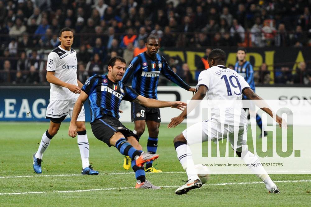 Inter Mailand vs. Tottenham Hotspur - Champions League - Tor durch Dejan Stankovic (Inter, 2.L) gegen Sebastien Bassong (Tottenham) -