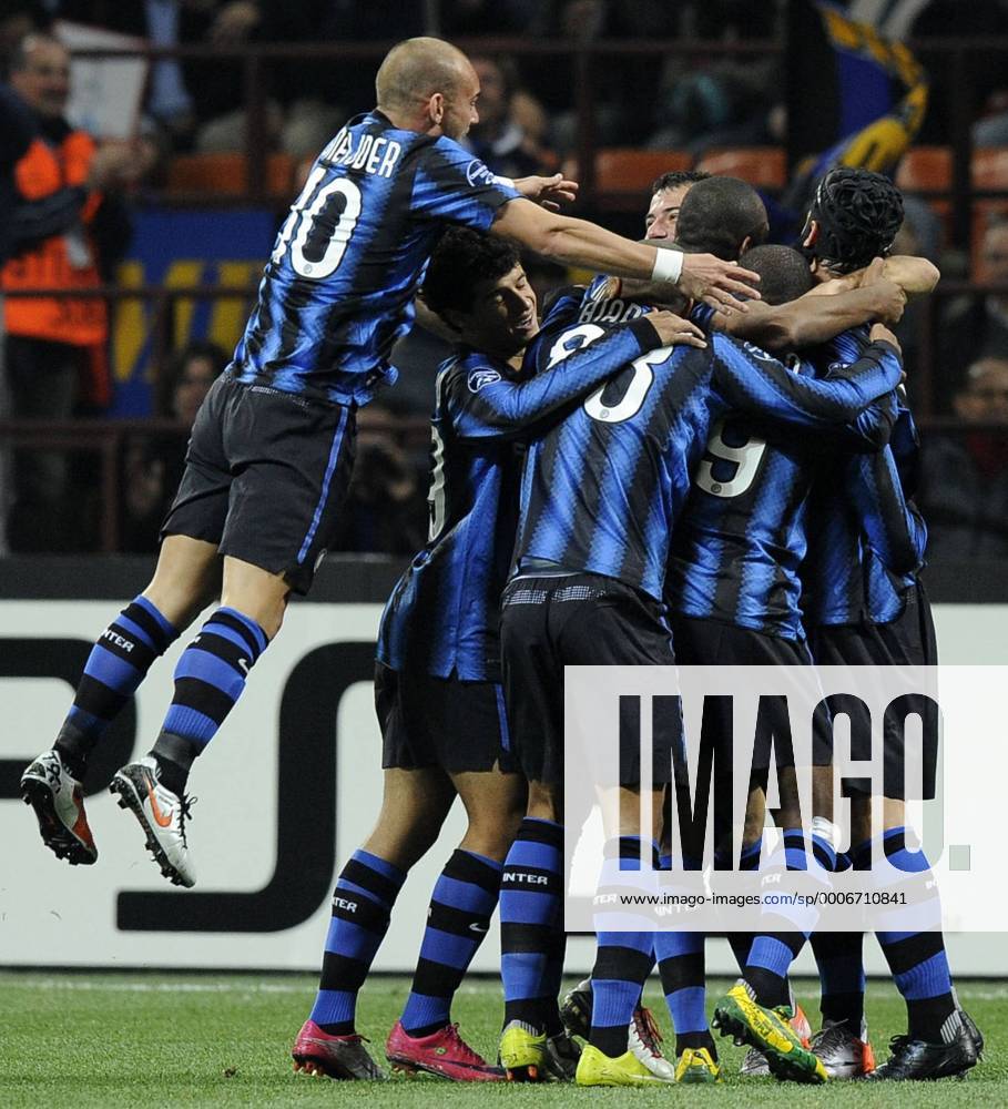 Inter Mailand (blau schwarz) vs Tottenham Hotspur (weiß) --- Jubel Inter