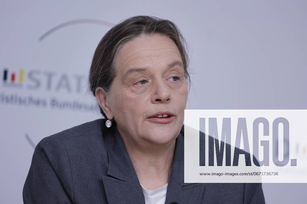 Dr. Ruth Brand, President of the Federal Statistical Office , Germany, Berlin, Federal Press Conference, Topic Federal Statistical Office, Census 2022 Start of the publication of the results