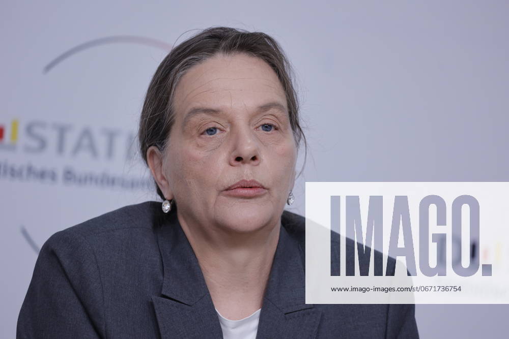 Dr. Ruth Brand, President of the Federal Statistical Office , Germany, Berlin, Federal Press Conference, Topic Federal Statistical Office, Census 2022 Start of the publication of the results