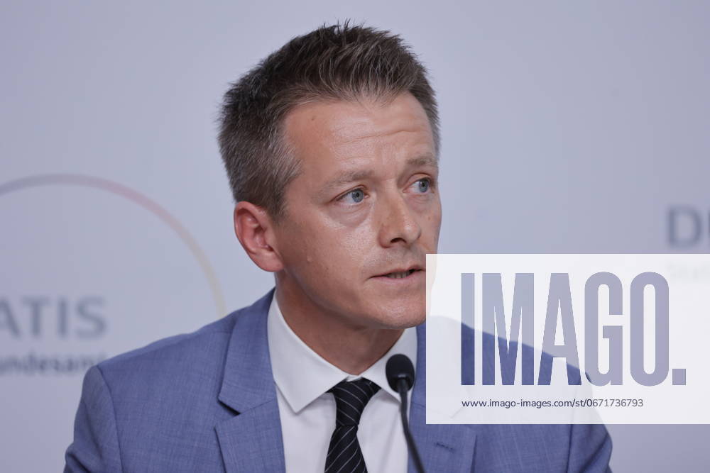 Florian Burg, Press spokesperson, Germany, Berlin, Federal Press Conference, Federal Statistical Office, Census 2022 start of publication of results