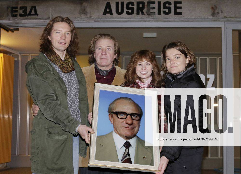 Berlin, SET-PRESSETERMIN von VORWÄRTS IMMER mit Josefine Preuß, Jörg Schüttauf, Jacob Matschenz, Marc Benjamin, Stephan Grossmann, die Regisseurin Franziska Meletzky, der Produzent Philipp Weinges (Crazy Film)., Foto: Jörg Schüttauf, Josefine Preuß