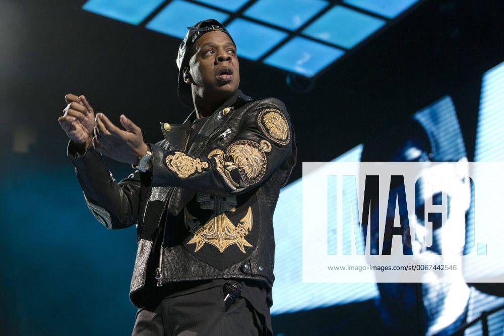 Jan. 27, 2014 - Toronto, ON, Canada - TORONTO, ON - JANUARY 27: Rapper Jay Z Monday night show at the Air Canada Centre in Toronto, January 27, 2014. - ZUMArms