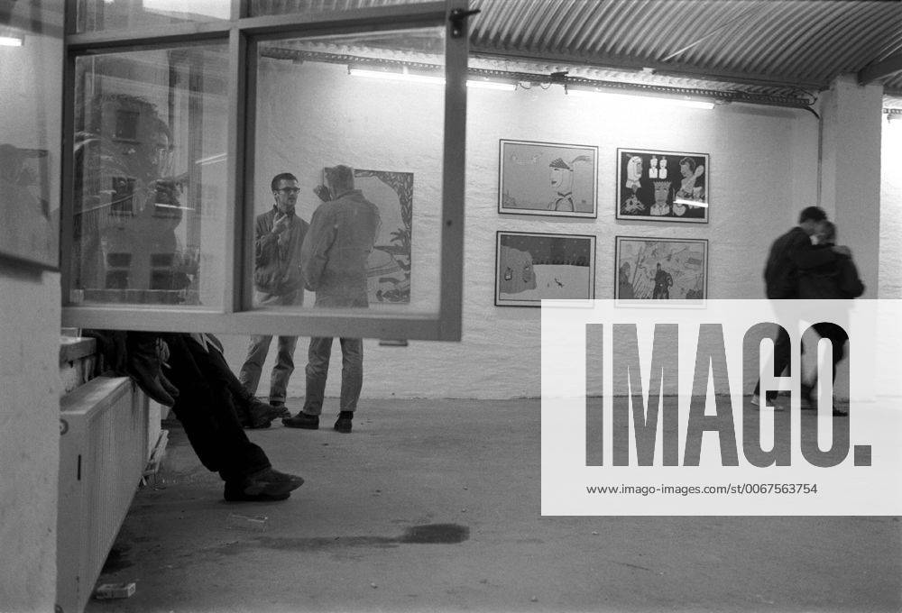Galerie Lang Ausstellungseroeffnung in der Galerie Lang in der Joachimstrasse, Berlin-Mitte, DEU, 17.04.1993,