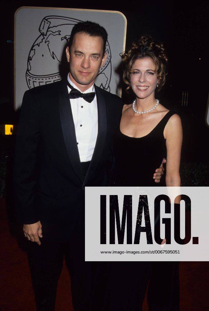TOM HANKS with wife Rita Wilson 1994. - ZUMAg49