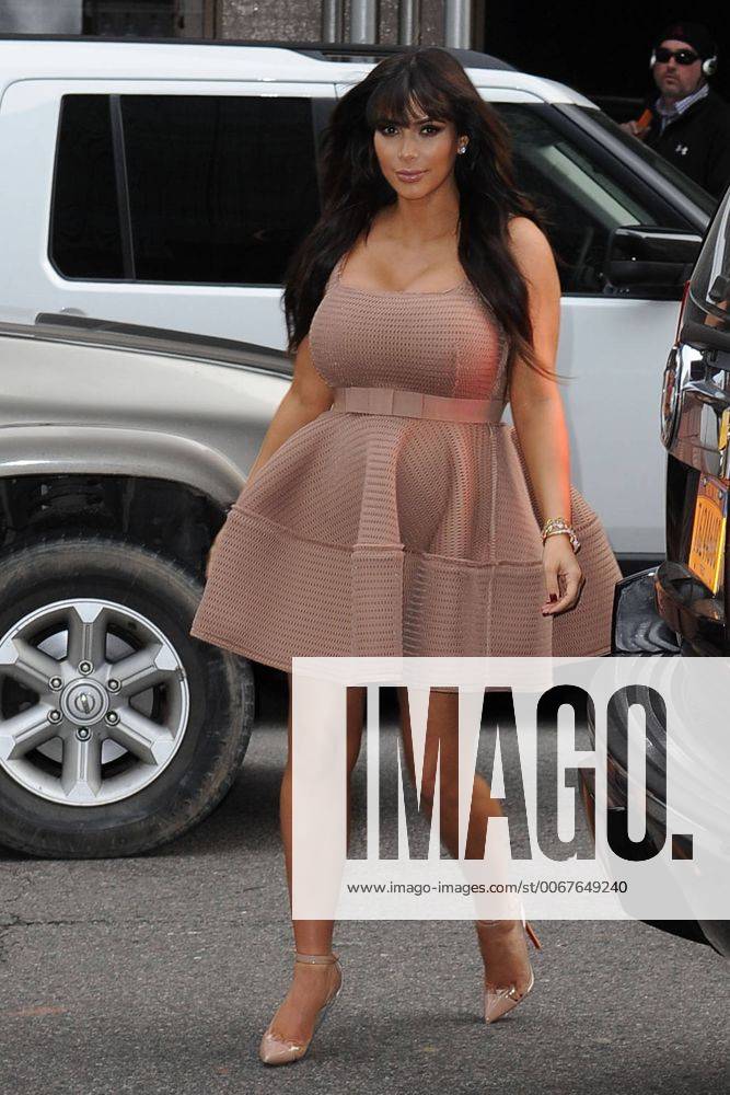 New York, New York, U.S. - KIM KARDASHIAN arrives at a downtown hotel after appearing on Live with Kelly & Michael. - ZUMAny1