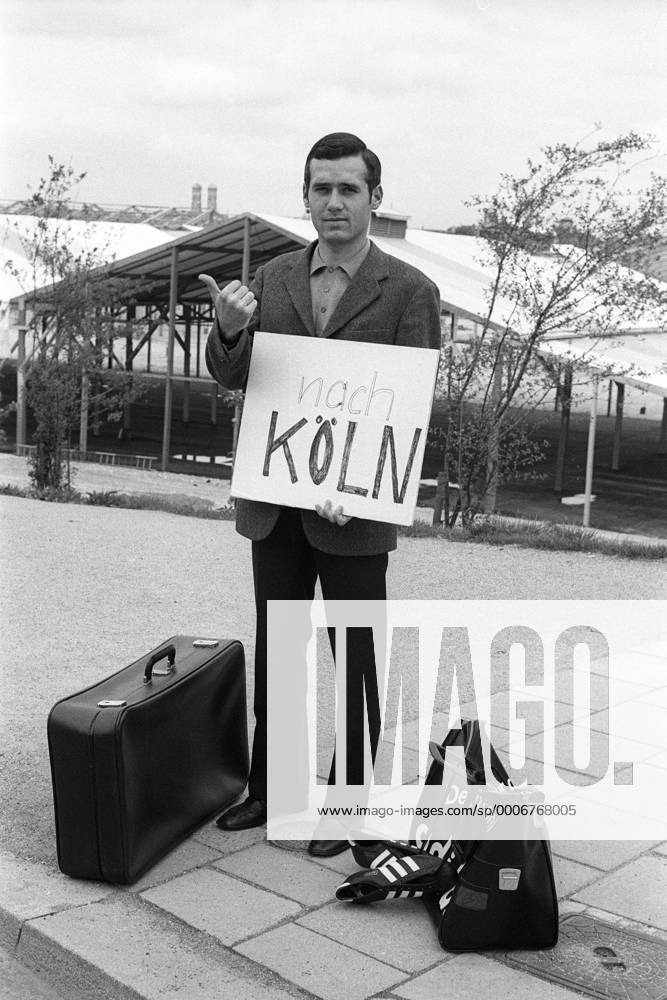 Ludwig Bründl (1860) fährt per Anhalter nach Köln Fußball 1. BL Herren Saison 1967 1968, TSV 1860 München Einzelbild