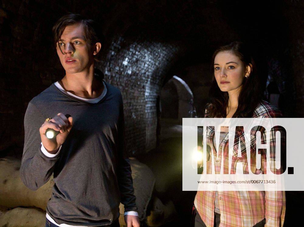 RELEASE DATE: March 14, 2013 TITLE: Rubinrot STUDIO: Lieblingsfilm DIRECTOR: Felix Fuchssteiner PLOT: Fantasy PICTURED: MARIA EHRICH as Gwen, JANNIS NIEWOEHNER as Gideon ( - ZUMArx9