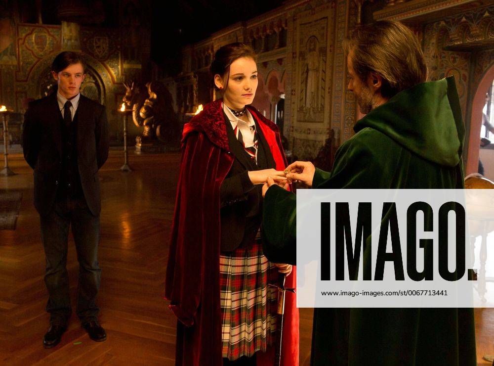 RELEASE DATE: March 14, 2013 TITLE: Rubinrot STUDIO: Lieblingsfilm DIRECTOR: Felix Fuchssteiner PLOT: Fantasy PICTURED: MARIA EHRICH as Gwen, JANNIS NIEWOEHNER as Gideon ( - ZUMArx9