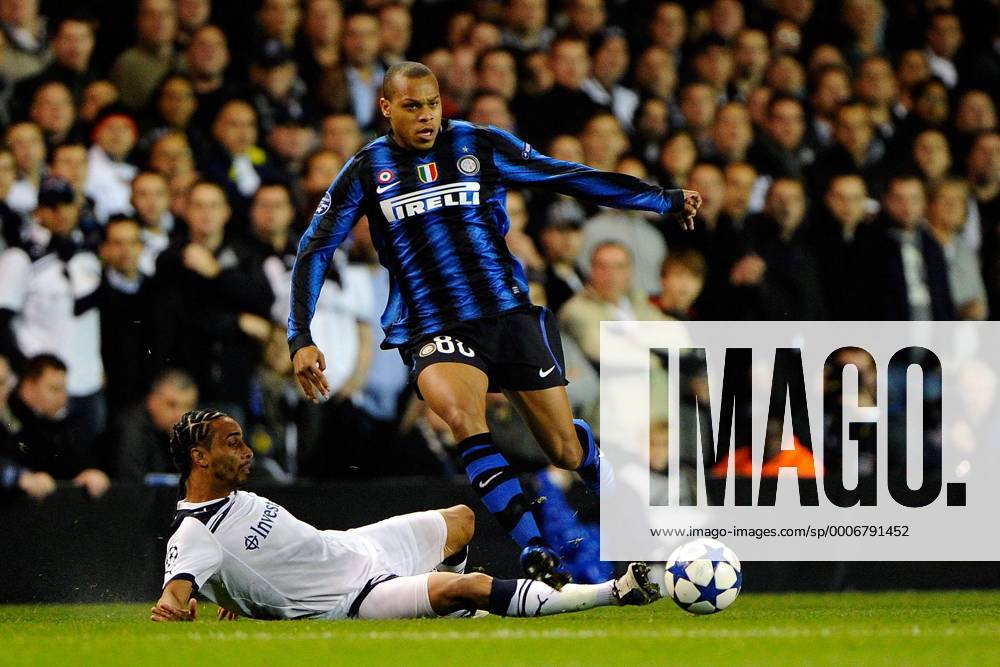 Jonathan Biabiany (Inter Mailand, re) vs Benoit Assou Ekotto (Tottenham Hotspurs)