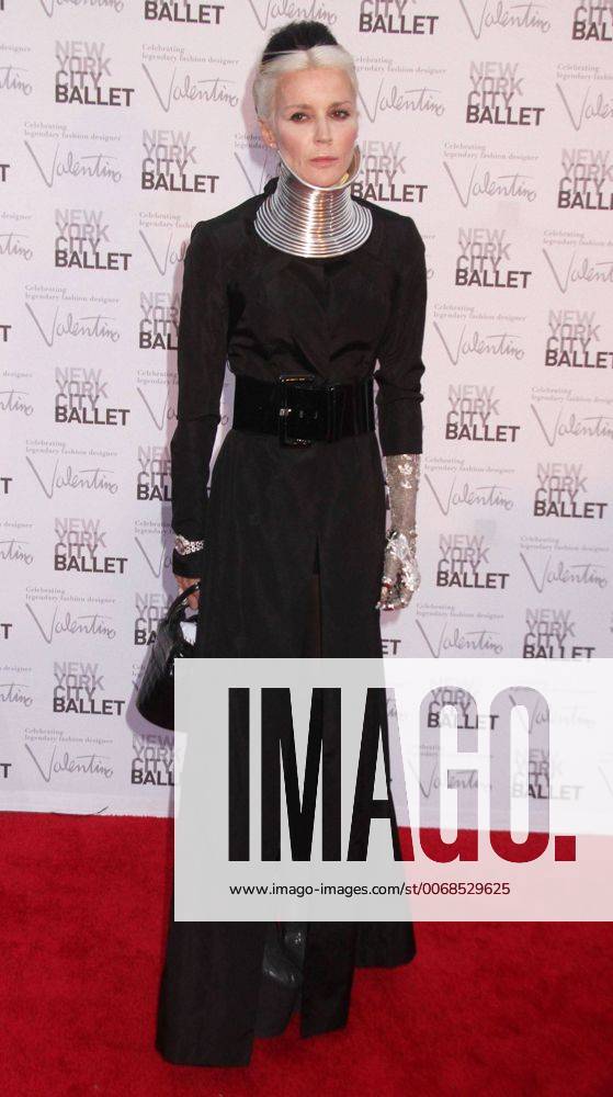Sept. 20, 2012 - New York, New York, U.S. - DAPHNE GUINNESS attends the 2012 New York City Ballet Fall Gala.honoring designer Valentino Garavani held at the David H. Koch Theater at Lincoln Center. - ZUMAk03