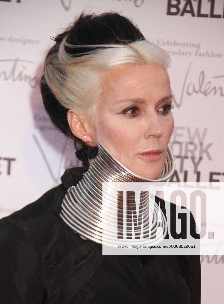 Sept. 20, 2012 - New York, New York, U.S. - DAPHNE GUINNESS attends the 2012 New York City Ballet Fall Gala.honoring designer Valentino Garavani held at the David H. Koch Theater at Lincoln Center. - ZUMAk03