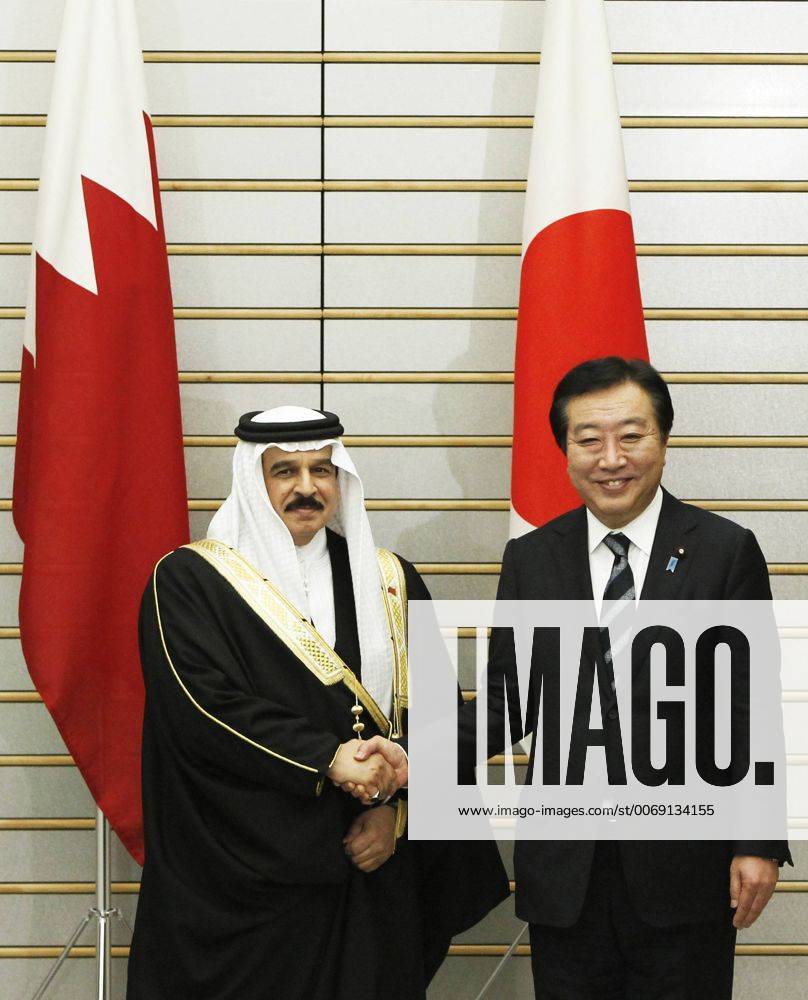 Tokyo, Japan - King Hamad bin Isa Al-Khalifa, King of Bahrain s shakes hands with Japan s Prime Minister Yoshihiko Noda (R) as they meet at the Noda s official residence in Tokyo April 11, 2012. - ZUMAjn1_