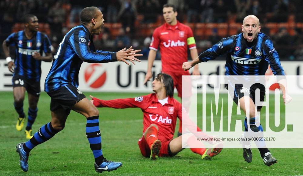 Inter Mailand (blau) - FC Twente Enschede (rot): Torjubel Esteban Cambiasso o0 Jubel, Freude