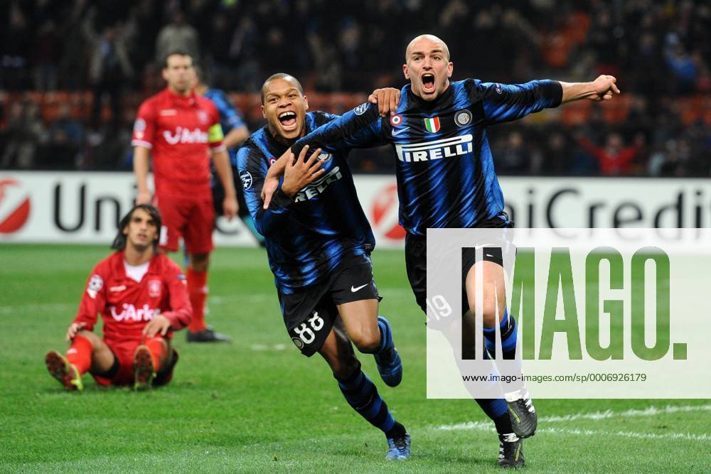 Inter Mailand (blau) - FC Twente Enschede (rot): Torjubel Esteban Cambiasso (R) o0 Jubel, Freude