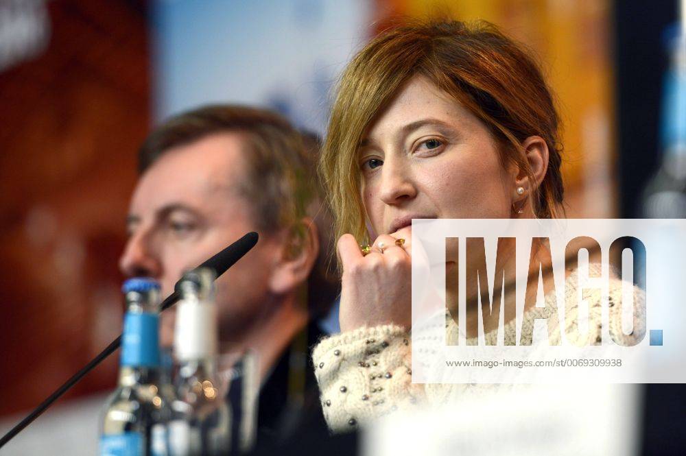 Nick James und Alba Rohrwacher during the jury press conference at the 66th Berlin International Film Festival Berlinale 2016 on February 11, 2016 in Berlin, Germany. Foto:xC.xNiehausx xFuturexImage