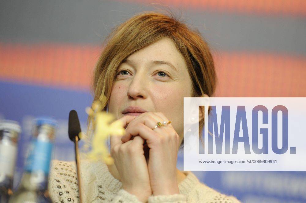 Jurymitglied Alba Rohrwacher während der Pressekonferenz mit der Internationalen Jury der 66. Internationalen Filmfestspiele Berlin 66. Internationale Filmfestspiele in Berlin IFB2016