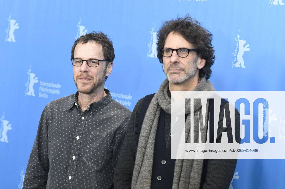 Regisseure Joel (li.) und Ethan Coen während des Photocalls zum Film -Hail, Caesar anlässlich der 66. Internationalen Filmfestspiele Berlin 66. Internationale Filmfestspiele in Berlin IFB2016