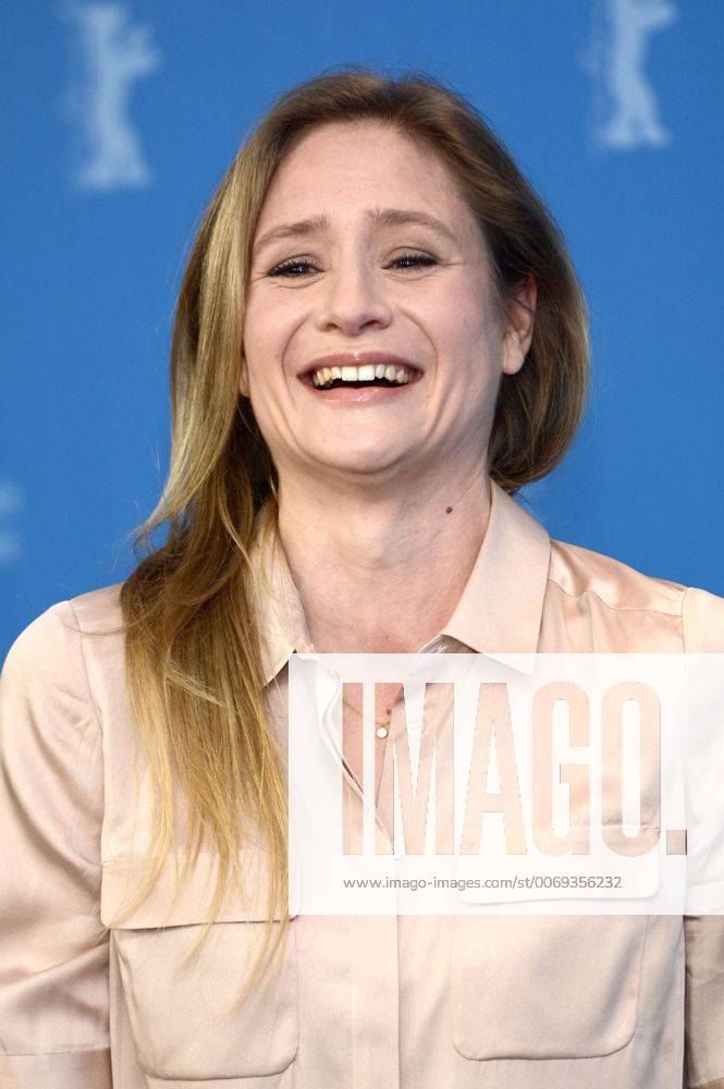 Julia Jentsch during the Auf einmal All of a Sudden photocall at the 66th Berlin International Film Festival Berlinale 2016 on February 12, 2016 in Berlin, Germany. Foto:xC.xNiehausx xFuturexImage