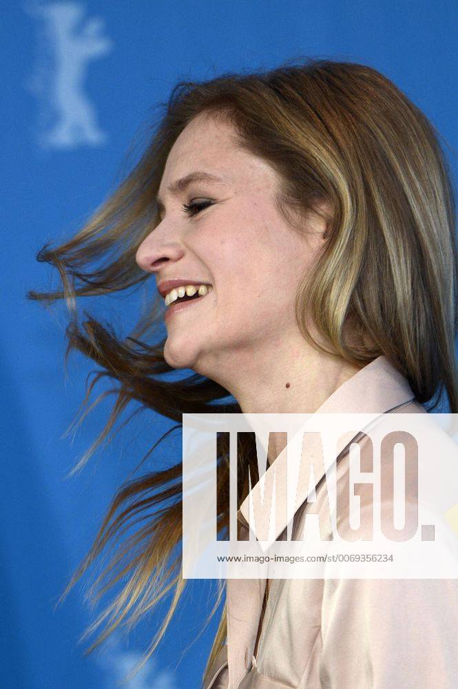 Julia Jentsch during the Auf einmal All of a Sudden photocall at the 66th Berlin International Film Festival Berlinale 2016 on February 12, 2016 in Berlin, Germany. Foto:xC.xNiehausx xFuturexImage