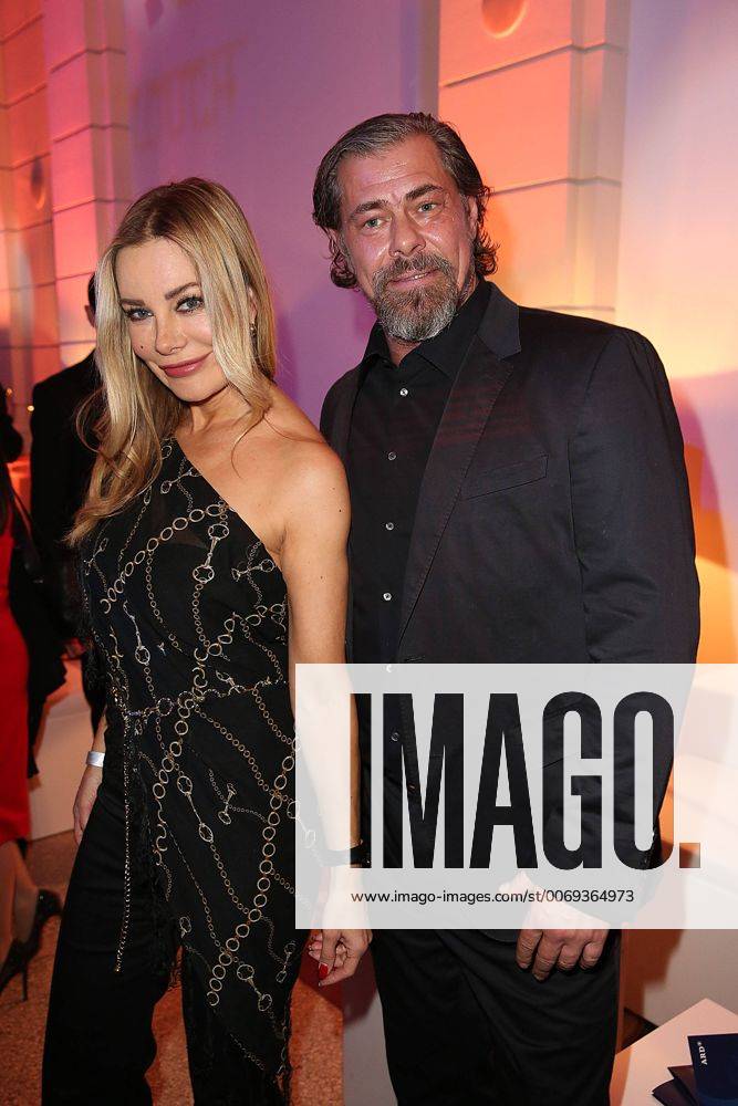 Xenia Seeberg und Sven Martinek bei der ARD Blue Hour im Rahmen der 66. Berlinale am 12.02.2016 in Berlin ARD Blue Hour Empfang im Rahmen der Berlinale 2016 in Berlin