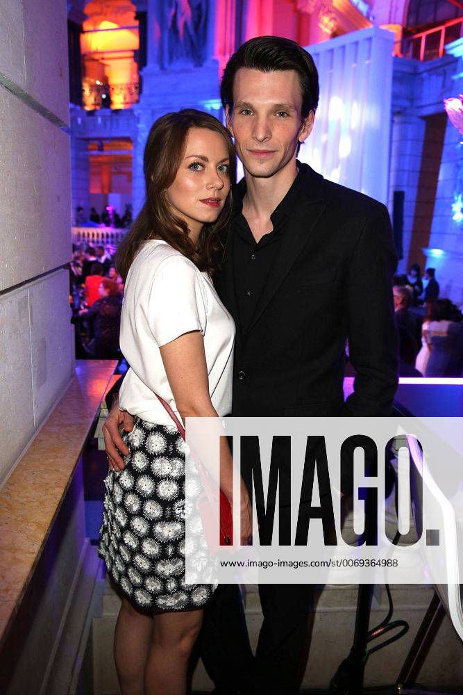 Alice Dwyer und Sabin Tambrea bei der ARD Blue Hour im Rahmen der 66. Berlinale am 12.02.2016 in Berlin ARD Blue Hour Empfang im Rahmen der Berlinale 2016 in Berlin