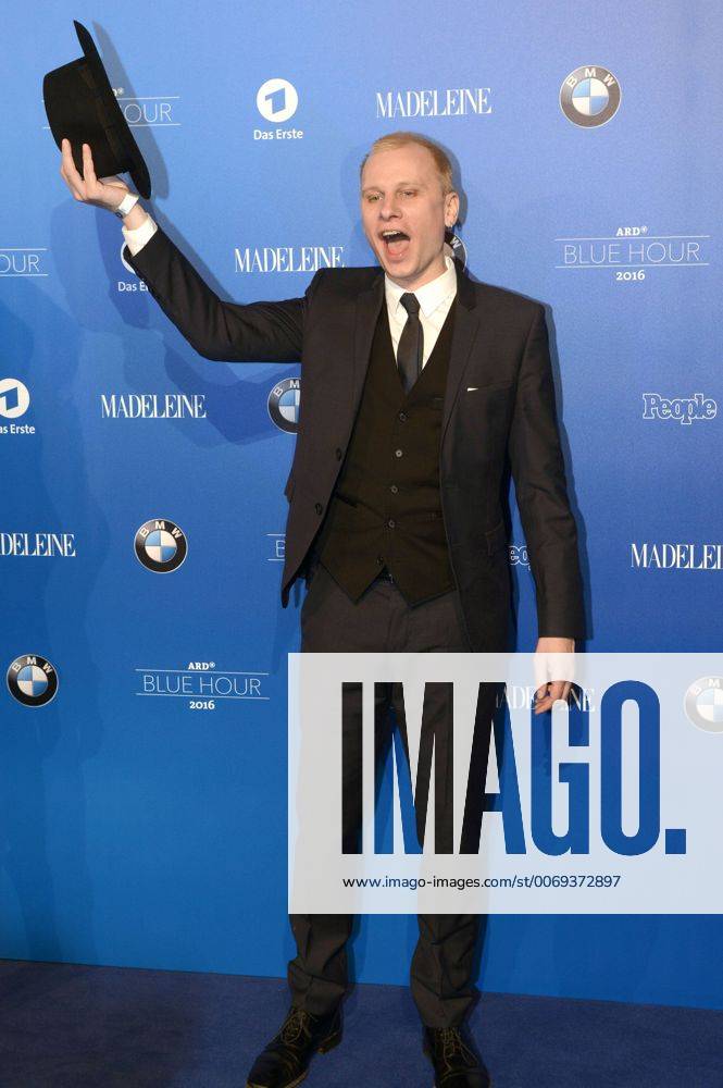 Robert Stadlober bei der ARD Blue Hour 2016 Party im Rahmen der Berlinale 2016 66. Internationale Filmfestspiele Berlin im Museum für Kommunikation. Berlin, 12.02.2016 Foto:xC.xNiehausx xFuturexImage