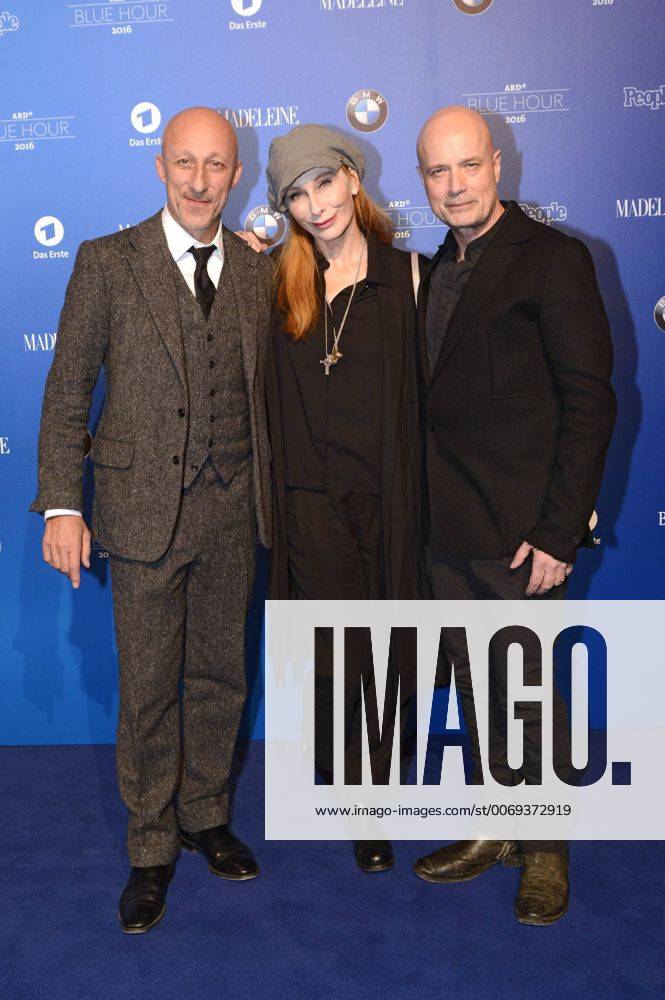 Oliver Hirschbiegel, Andrea Sawatzki und Christian Berkel bei der ARD Blue Hour 2016 Party im Rahmen der Berlinale 2016 66. Internationale Filmfestspiele Berlin im Museum für Kommunikation. Berlin, 12.02.2016 Foto:xC.xNiehausx xFuturexImage