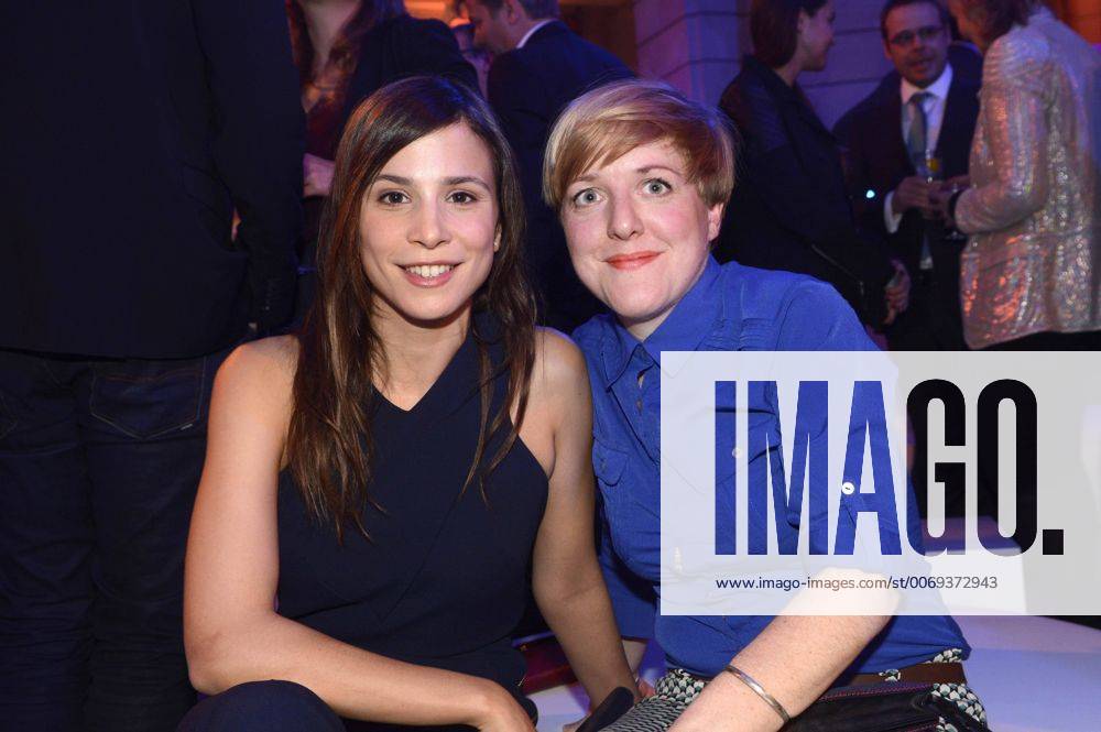 Aylin Tezel mit Gast bei der ARD Blue Hour 2016 Party im Rahmen der Berlinale 2016 66. Internationale Filmfestspiele Berlin im Museum für Kommunikation. Berlin, 12.02.2016 Foto:xC.xNiehausx xFuturexImage