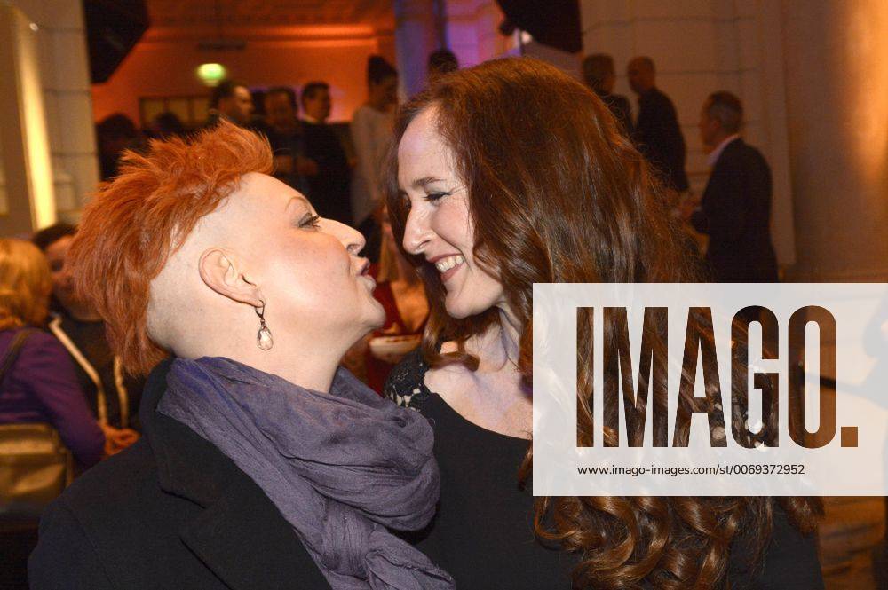 Hendrikje Fitz mit Begleitung bei der ARD Blue Hour 2016 Party im Rahmen der Berlinale 2016 66. Internationale Filmfestspiele Berlin im Museum für Kommunikation. Berlin, 12.02.2016 Foto:xC.xNiehausx xFuturexImage