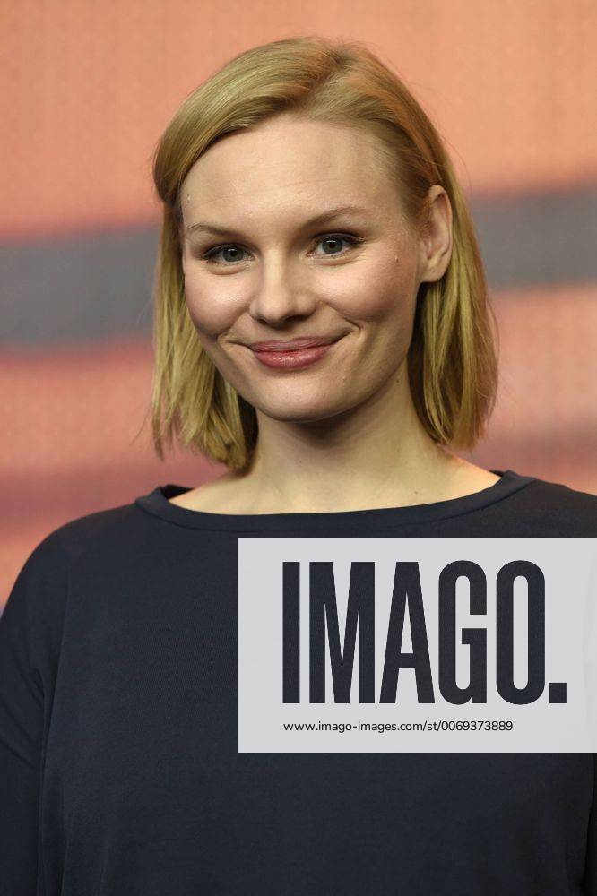 Schauspielerin Rosalie Thomass während der Pressekonferenz zum Film -FUKUSHIMA, MON AMOUR- anlässlich der 66. Internationalen Filmfestspiele Berlin 66. Internationale Filmfestspiele in Berlin IFB2016