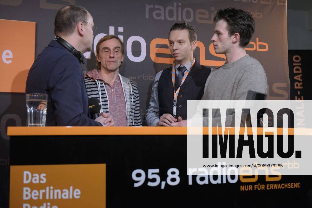 Moderator Knut Elstermann mit Schauspieler Andre M. Hennicke, Regisseur Piotr J. Lewandowski und Schauspieler Jannis Niewöhner beim RadioEins Berlinale-Nighttalk am Rande der 66. Internationalen Filmfestspiele Berlin 66. Internationale Filmfestspiele in Berlin IFB2016