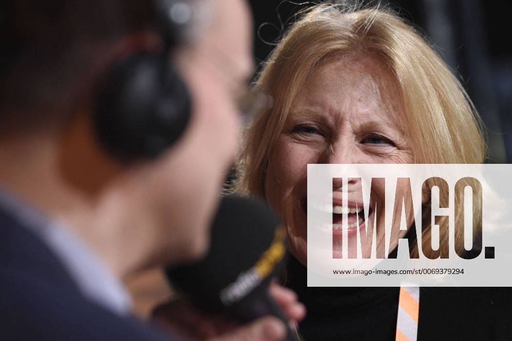 Moderator Knut Elstermann mit Schauspielerin Maren Kroymann beim RadioEins Berlinale-Nighttalk am Rande der 66. Internationalen Filmfestspiele Berlin 66. Internationale Filmfestspiele in Berlin IFB2016