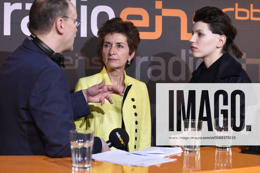 Moderator Knut Elstermann mit Regisseurin Ruth Beckermann und Schauspielerin Anja Plaschg beim RadioEins Berlinale-Nighttalk am Rande der 66. Internationalen Filmfestspiele Berlin 66. Internationale Filmfestspiele in Berlin IFB2016