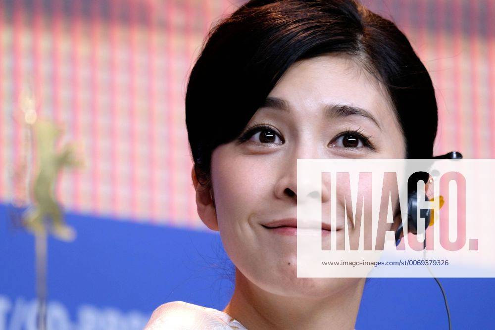 Schauspielerin Yuko Tekeuchi, Regisseur Kiyoshi Kurosawa, Schauspieler Teruyuki Kagawa, Hidetoshi Nishijima und Produzent Hiroshi Fukasawa während der Pressekonferenz zum Film -Creepy- anlässlich der 66. Internationalen Filmfestspiele Berlin snapshot-photography K.M.Krause