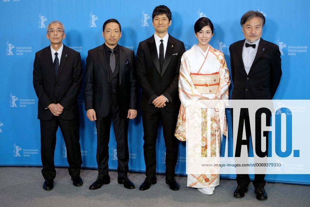 Schauspielerin Yuko Tekeuchi, Regisseur Kiyoshi Kurosawa, Schauspieler Teruyuki Kagawa, Hidetoshi Nishijima und Produzent Hiroshi Fukasawa während des Photo Calls zum Film -Creepy- anlässlich der 66. Internationalen Filmfestspiele Berlin snapshot-photography K.M.Krause
